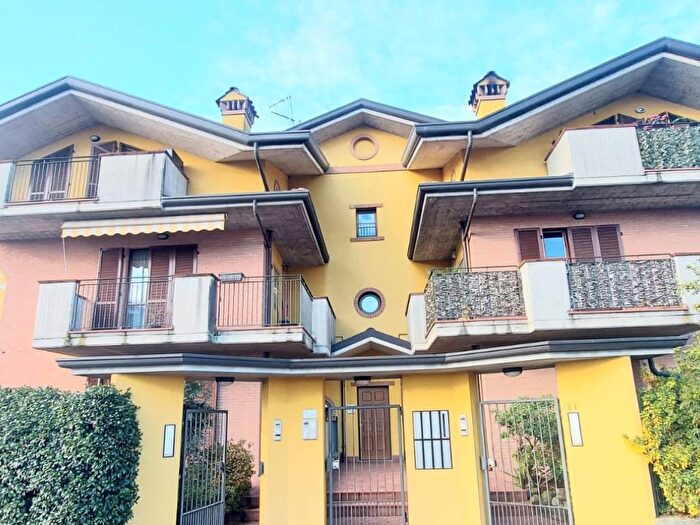 Appartamento trilocale in affitto in Via Don G Fasola, Rovellasca