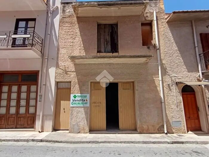 Casa bilocale in vendita in Via Serina, Castellammare Del Golfo
