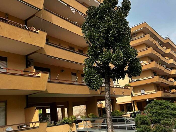 Appartamento con 5 locali in affitto in via delle ville, Corso Trieste, Caserta