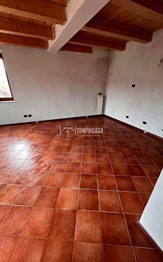 Appartamento trilocale in vendita in Via Valle Mulini, Fino Mornasco