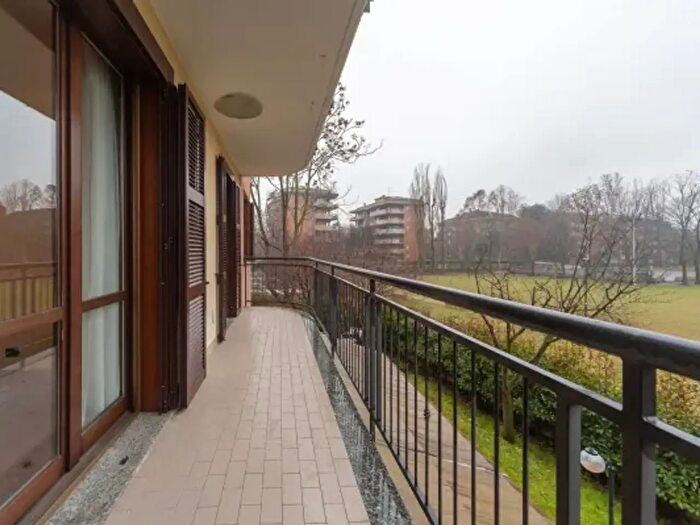 Appartamento trilocale in affitto in Via Libertà, Cesano Boscone