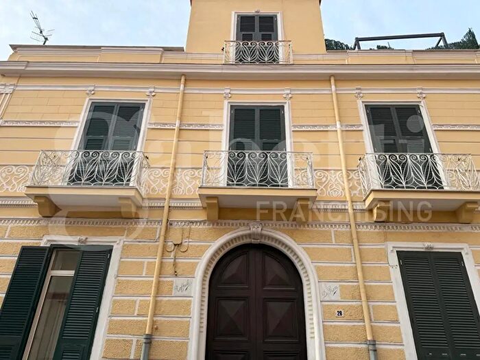 Appartamento con 5 locali in vendita in Via Dante, Torre Annunziata