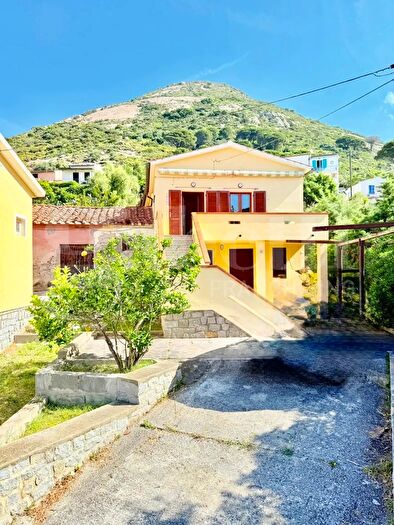 Appartamento in vendita in Marciana