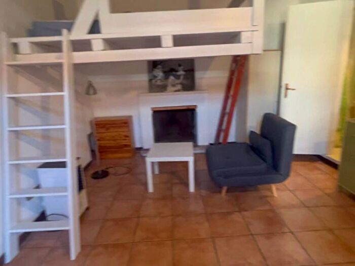 Appartamento monolocale in affitto in Piazza Maggio, Ticinese, Milano