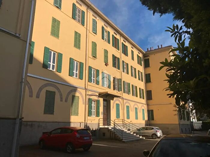Appartamento trilocale in vendita in Via Fratelli Rosselli, Parma