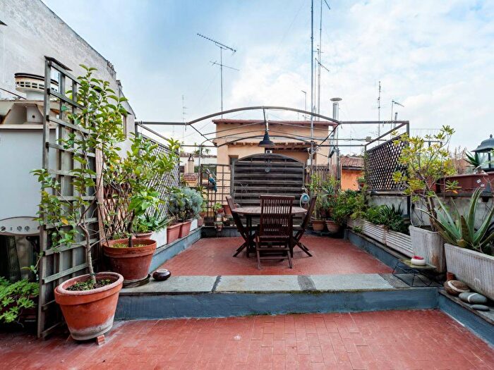 Casa bilocale in affitto in via Del Boschetto, Monti, Roma