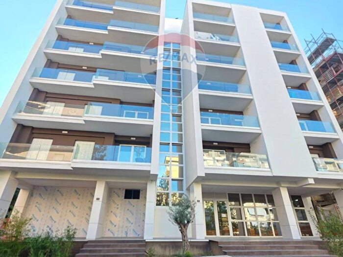 Appartamento con 6 locali in affitto in Via Rocco Chinnici, Panebianco Tribunale, Cosenza