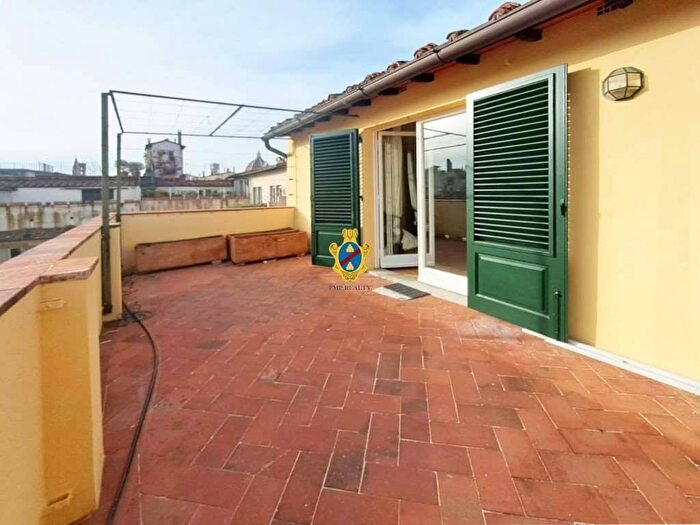 Casa con 6 locali in affitto in SantAmbrogio, Firenze