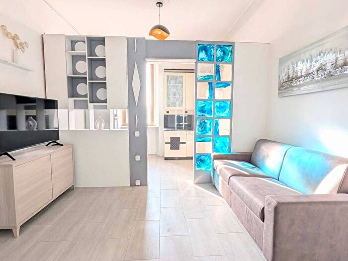 Appartamento bilocale in affitto in Piazza Pompeo Castelli, Certosa, Milano