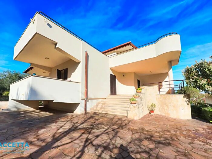 Casa con 7 locali in vendita in Circonvallazione dei Fiori, Taranto