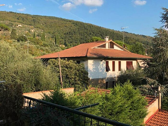 Casa con 6 locali in vendita in Via Antonio Labriola, Pietà, Prato