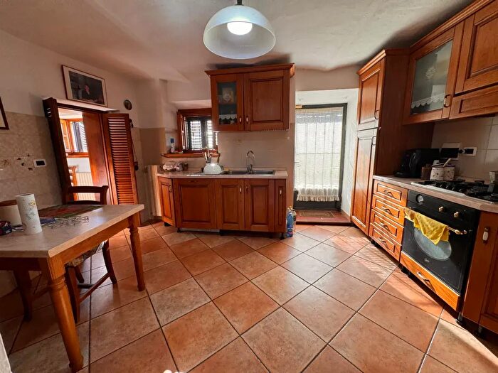 Casa con 6 locali in vendita in Via di Fonterosa, Arezzo