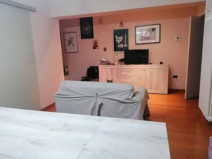 Appartamento con 6 locali in affitto in VIA ZACCARIA, Centro, Teramo