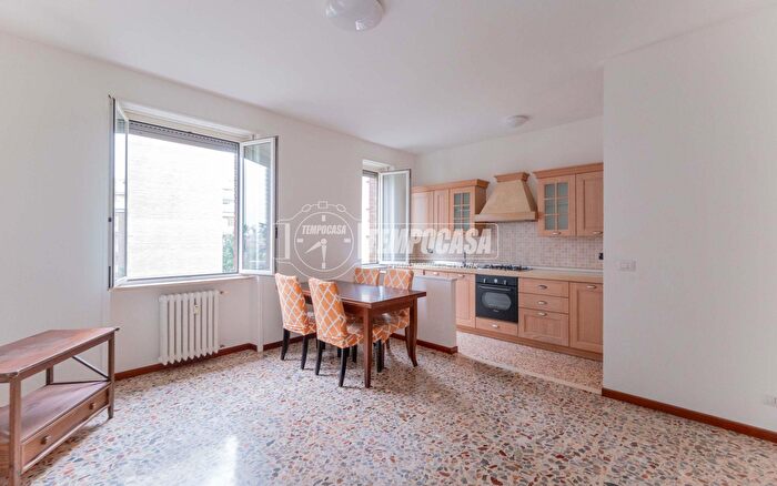 Appartamento trilocale in vendita in Viale Cà Granda B, Milano