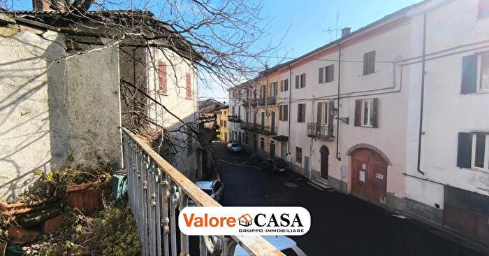 Casa con 7 locali in vendita in Strevi