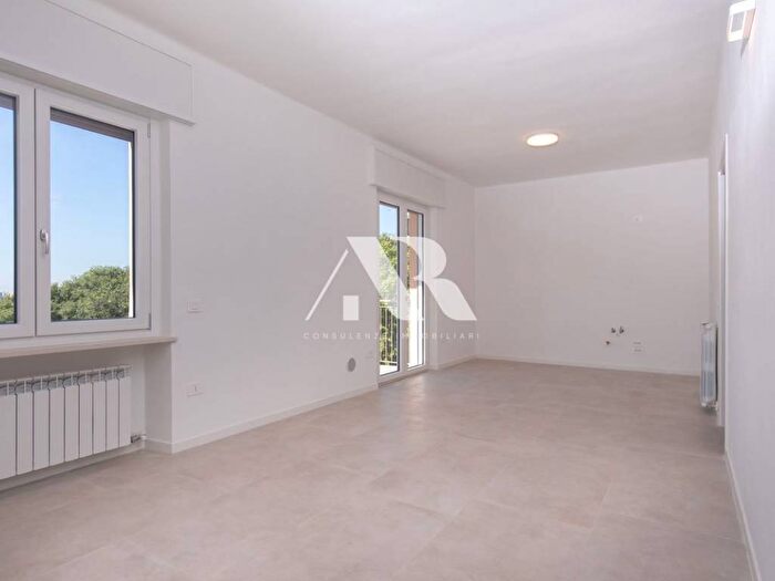 Appartamento trilocale in affitto in Via Ponte Florio, Poiano, Verona