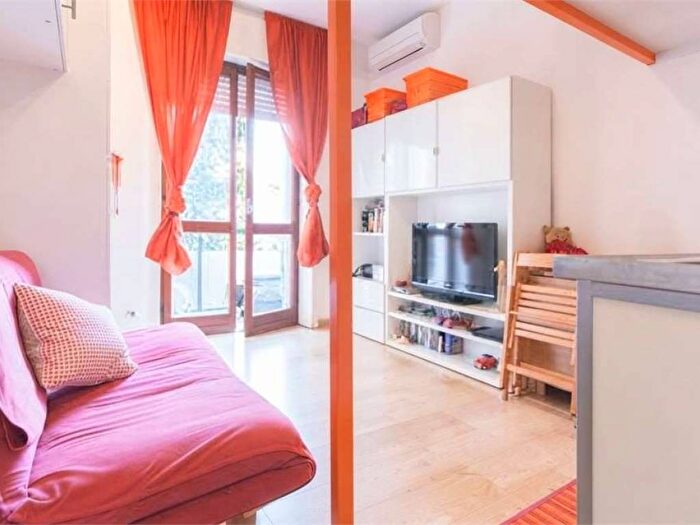 Appartamento monolocale in affitto in Via Costanza, Washington, Milano