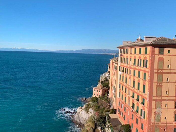 Appartamento trilocale in affitto in Via Ruffini, Centro, Camogli