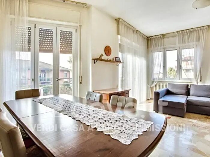 Appartamento trilocale in vendita in Via Milano, Cocquio Trevisago