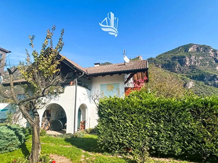 Casa con 7 locali in vendita in Via Merano, Bolzano