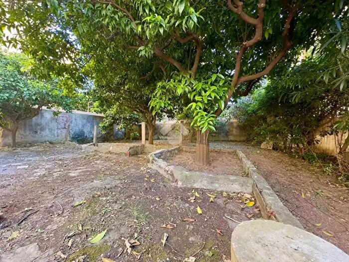 Appartamento con 6 locali in vendita in Via Marco Polo, Napoli