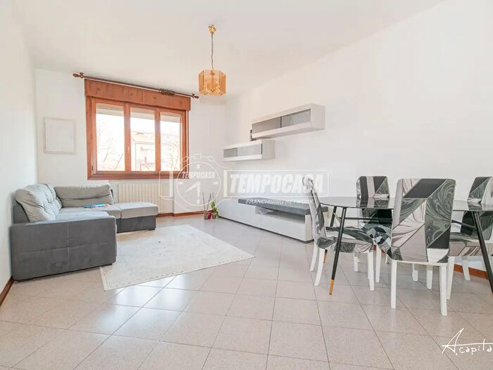 Appartamento trilocale in vendita in Via Roma, Soliera