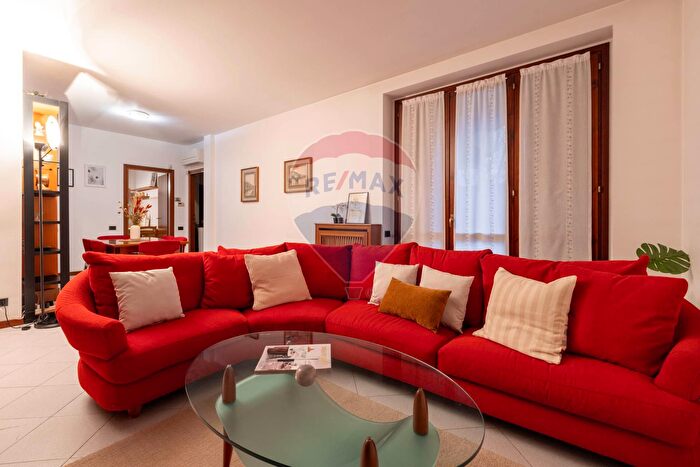 Appartamento trilocale in vendita in Via Luciano Manara, Vimercate