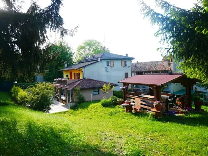 Appartamento trilocale in vendita in Via Ronco, Pavullo Nel Frignano