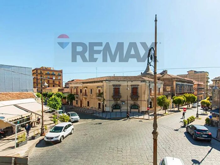 Casa con 5 locali in vendita in Via Vittorio Emanuele, Aci SantAntonio