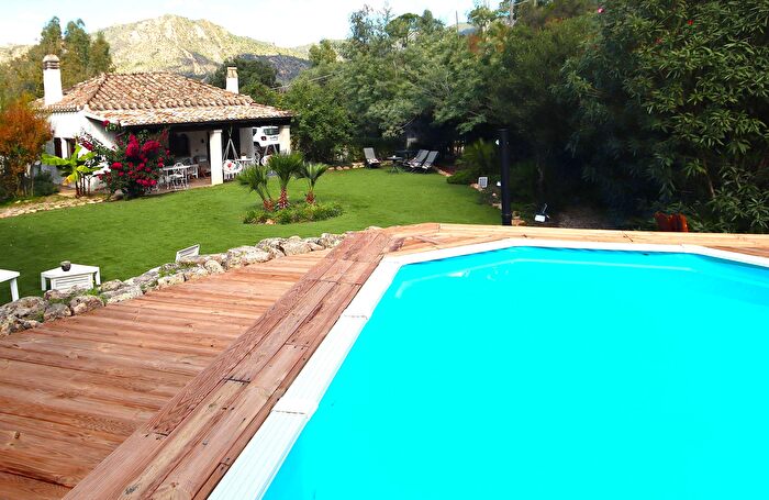 Casa con 6 locali in vendita in Viale delle Foreste, Sinnai