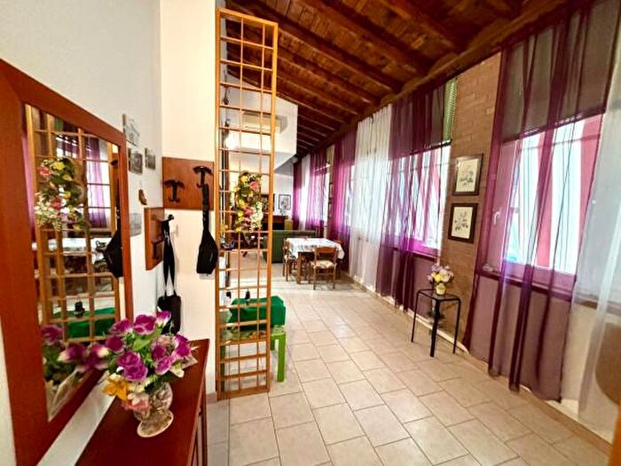 Appartamento con 6 locali in vendita in Via Milano, Comacchio