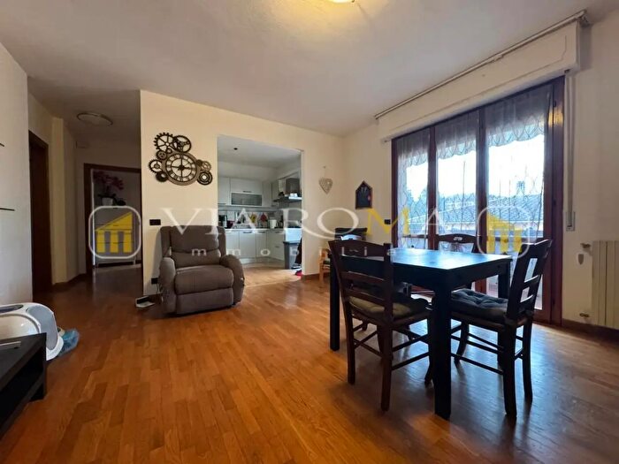 Appartamento con 5 locali in vendita in Lucca