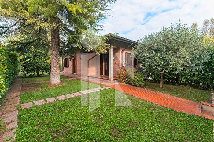 Casa quadrilocale in vendita in Mantova