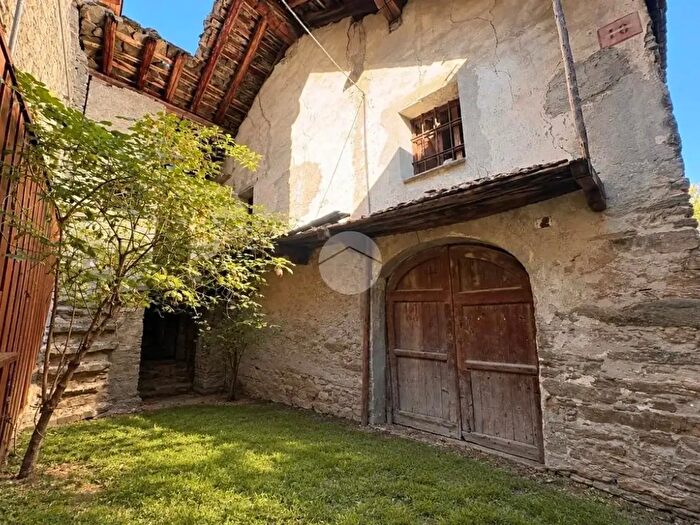 Casa con 5 locali in vendita in Via Vercellod, Aymavilles
