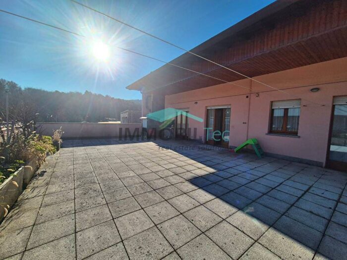 Appartamento trilocale in affitto in Via John Fitzgerald Kennedy, Lipomo