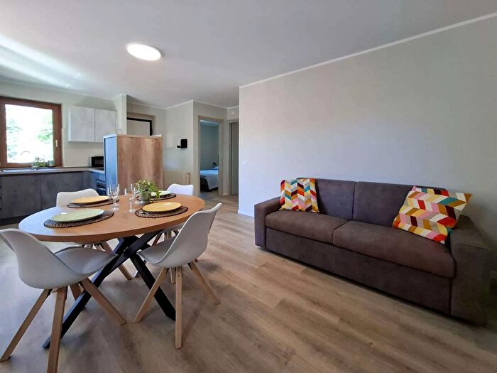 Appartamento trilocale in affitto in Via Volta, Castione Della Presolana