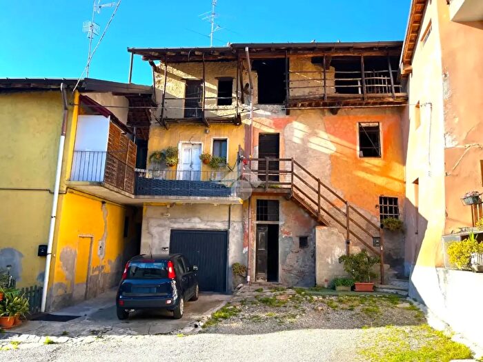 Casa trilocale in vendita in Via S Vincenzo, Sumirago