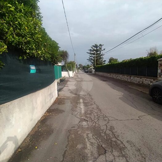 Casa con 7 locali in vendita in Minturno