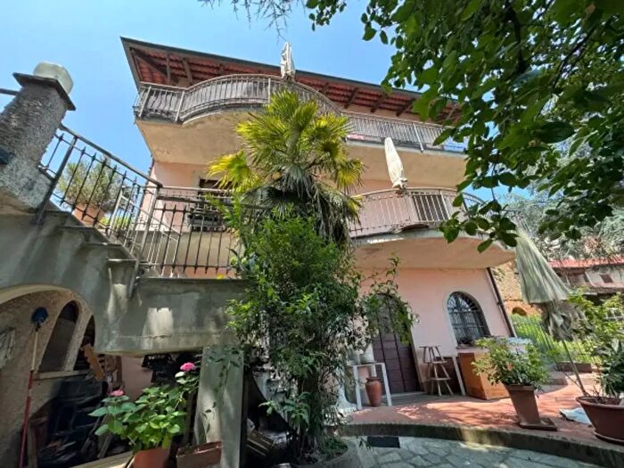 Casa con 6 locali in vendita in Via Dante Alighieri, Castellinaldo