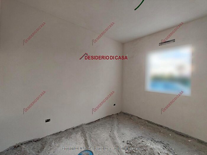 Casa quadrilocale in vendita in Campofelice Di Roccella