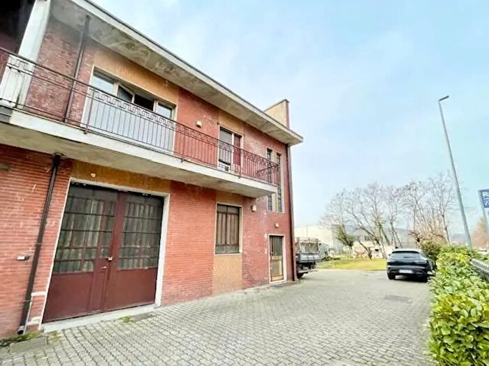 Appartamento trilocale in vendita in Via Brianza, Lentate Sul Seveso