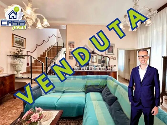 Casa con 5 locali in vendita in Via Roma, Casalmorano