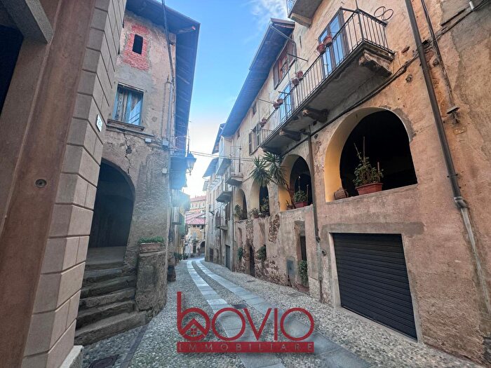 Casa quadrilocale in vendita in Via Borgo Inferiore, Masserano