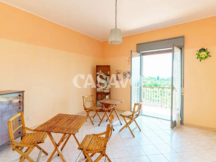 Appartamento trilocale in vendita in Via Cubisia, Aci Catena