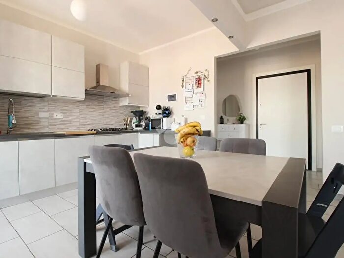 Appartamento quadrilocale in vendita in Via Pietro Mascagni, Prato