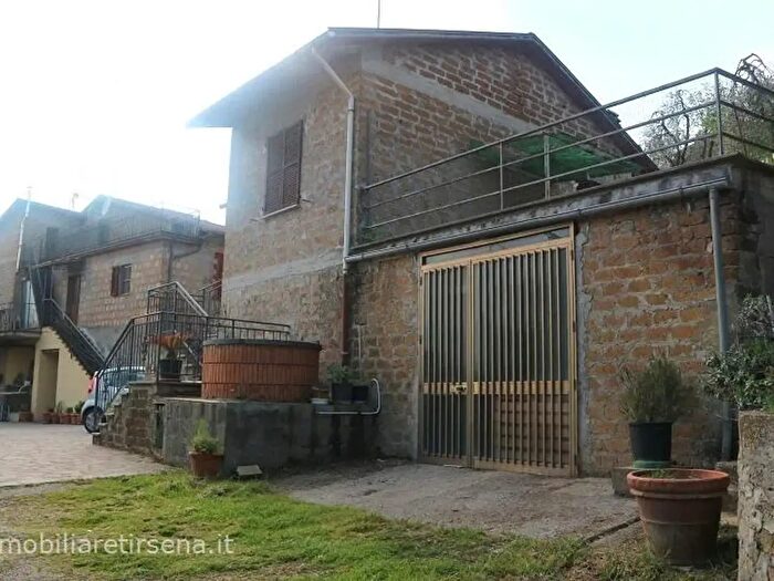 Casa con 14 locali in vendita in Orvieto