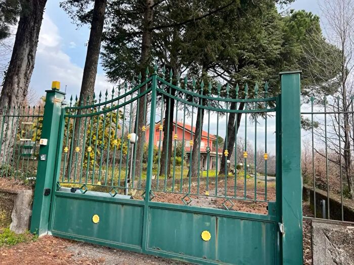 Casa con 8 locali in vendita in Via delle Ginestre, Milo