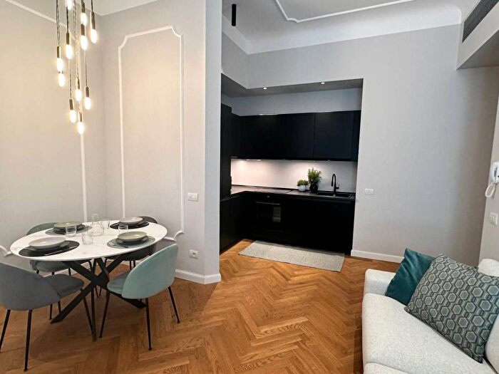 Appartamento bilocale in affitto in Via Costanza, Washington, Milano