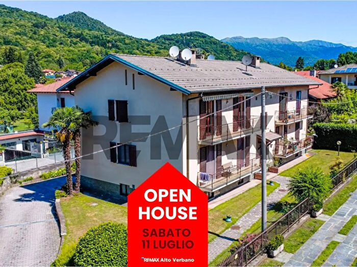 Appartamento trilocale in vendita in Via San Camillo, Marchirolo