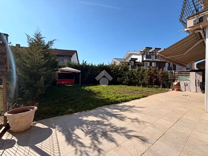 Appartamento trilocale in vendita in Via º Maggio, Nichelino